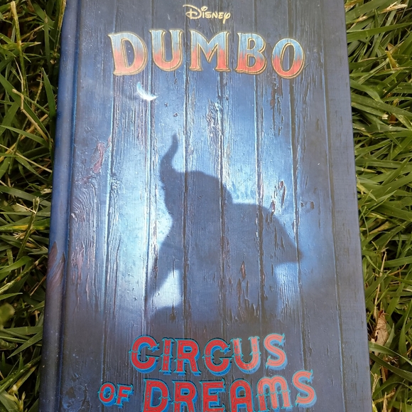 NEW! Dumbo Book (Circus of Dreams) - Picture 1 of 4